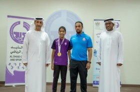 نادي الذيد الرياضي يكرم فرق المراحل السنية والطاقم الإداري والفني 