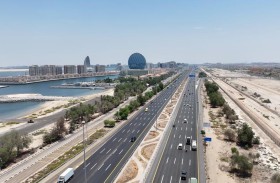 بلدية مدينة أبوظبي تنجز تأهيل ورفع كفاءة الأسفلت على شارع الشيخ زايد بن سلطان بالقرب من شاطئ الراحة باتجاه أبوظبي