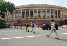 إصابة 17 نائبا هنديا بكورونا 