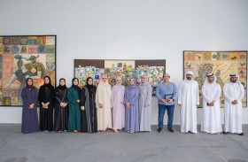 هالة بدري تزور معرض «في ظل غاف» في مكتبة الصفا 