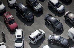 معضلة .. المواقف قد لا تحمل وزن السيارات الكهربائية