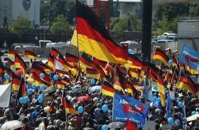 العَلَمُ والنشيدُ الوطني قيْدَ المناقشة بألمانيا الاتحادية  