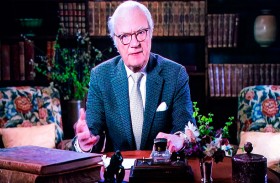 ملك السويد يطلب عدم تنظيم لقاءات عائلية 