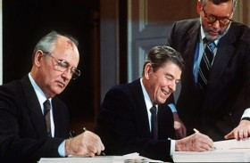 نيوزويك: 3 نظريات مضلّلة مهّدت لإشعال الحرب الأوكرانية منذ 33 عاماً