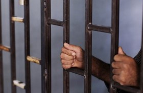 قتل زوجته ركلا بقدميه