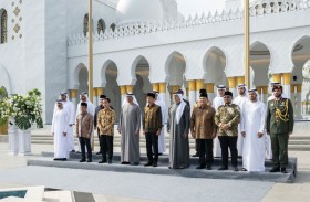 رئيس الدولة يفتتح جامع الشيخ زايد الكبير في مدينة سولو الإندونيسية بحضور الرئيس جوكو ويدودو