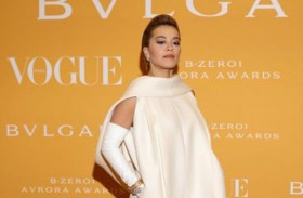 ريتا أورا تذهل الحضور بأناقتها في ميلان