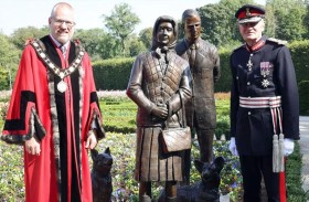 تمثال جديد للملكة إليزابيث الثانية يثير سخرية