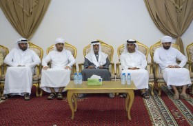 نهيان بن مبارك يقدم واجب العزاء في الشهيد سليمان الشحي