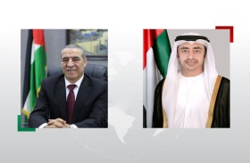 عبدالله بن زايد يلتقي حسين الشيخ ويبحثان الأوضاع الإنسانية في غزة