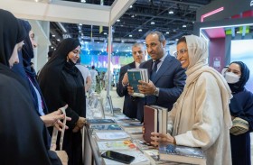 نورة الكعبي ووزير الثقافة العراقي يثمنان دور جائزة الشيخ زايد للكتاب في تثبيت أركان الثقافة العربية