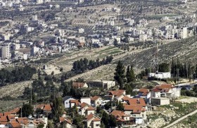 مستوطنون يهاجمون راكبي دراجات فلسطينيين بالضفة