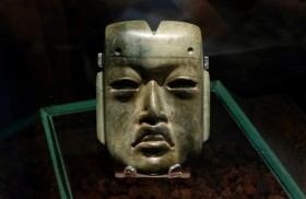 بوابة إلى «الجحيم».. حل لغز قناع عمره 3 آلاف عام