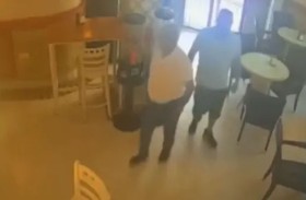 زبون يحرق مقهى بعد نفاد المايونيز!