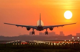 طائرة تهبط اضطراريا بعد انتحار راكب