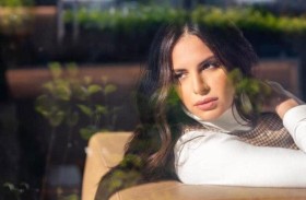 آمال ماهر تنتهى من تسجيل أغنية 