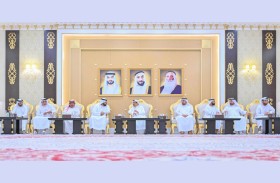 حاكم عجمان يتقبل تعازي ولي عهد الفجيرة في وفاة الشيخة عائشة محمد خلف