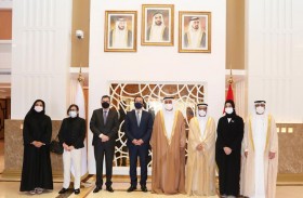 صقر غباش يبحث تعزيز العلاقات الثنائية مع وزير خارجية قبرص