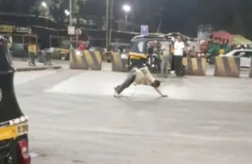 رجل مخمور يتسبب في أزمة مرورية