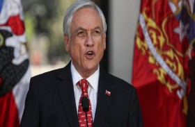 رئيس تشيلي يثير غضبا بزيارة لميدان احتجاج   