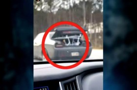 العثور على طفلة مخنوقة في صندوق سيارة