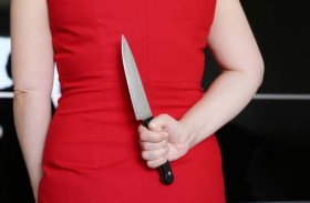 أم لسبعة أطفال تطعن زوجها وتنقله إلى المستشفى