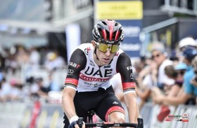 فريق «الإمارات» يعتلي منصة التتويج في المرحلة الثالثة من جولة دو لان للدراجات