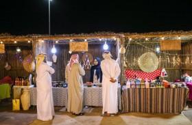 العطور والدخون  تراث يفوح في سوق ليوا التراثي