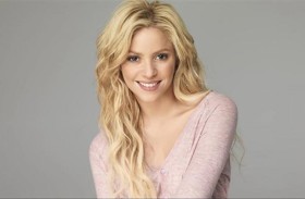 في عيد الحب.. رسالة مبطنة مريبة من شاكيرا لبيكيه