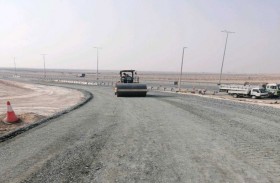 صيانة وتأهيل طريق الشاحنات عند منفذ الغويفات الحدودي