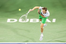 ميدفيديف: أتطلع إلى لقب جديد في «سوق دبي الحرة للتنس»