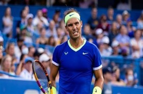 نادال يتعافى من مشكلة بالقدم بعد العلاج في برشلونة