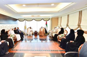 صقر غباش يلتقي الأمين العام لاتحاد مجالس الدول الأعضاء في منظمة التعاون الإسلامي 