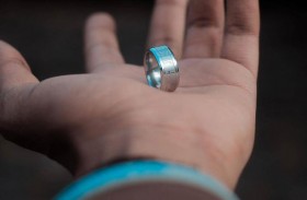 بعد مرور 29 عاما.. يستعيد هدية والده المفقودة