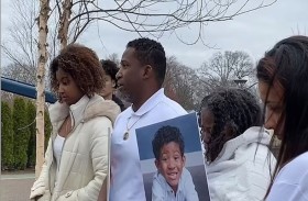 معلمون يتجاهلون تلميذاً توفي بعدما ظنوا بأنه يلعب