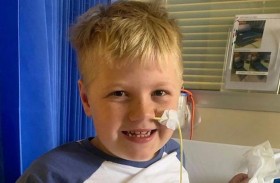 إخراج وردة بلاستيكية من حنجرة طفل