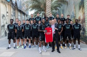 فريق أرسنال الانكليزي يزور جناح طيران الإمارات في إكسبو 2020 دبي