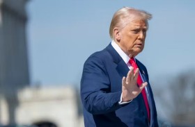 «وول ستريت جورنال»: ترامب يفجر  فوضى واسعة بالانقلاب على حلفاء الداخل