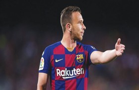 برشلونة يحدد موقفه النهائي من بيع آرثر