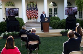 ترامب يهدّد بتعليق عمل الكونغرس لفرض تعيينات 