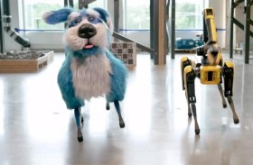 يتحول لكلب راقص.. روبوت يرعب مشاهديه