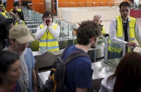 لسبب غير متوقع.. تعطل حركة القطارات في برشلونة