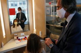 1200 بقائمة انتظار صالون .. والسعر 1000دولار 