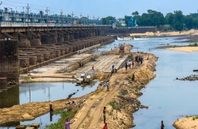 مسؤول أمر بإفراغ سد ضخم من المياه.. لإنقاذ هاتفه