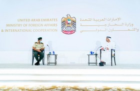 عبدالله بن زايد يستقبل وفداً من طلبة كلية الدفاع الوطني