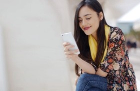 إدمان الهاتف يكشف حقائق نفسية صاحبه