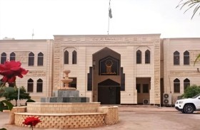 أستاذ جامعة يدهس حارس أمن لفضحه!