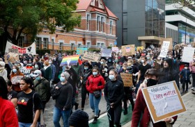 الآلاف يشاركون في احتجاجات «حياة السود مهمة» في أستراليا 