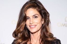 سيندي كروفورد تكشف سر حفاظها على شبابها