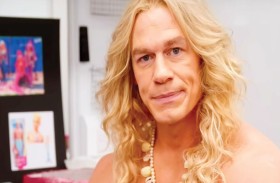 جون سينا بشعر أصفر من الفيلم الجديد Barbie